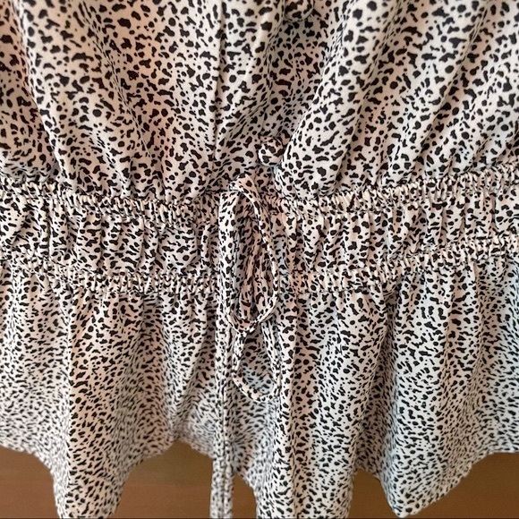 Peplum Top Spotted Print in black and white - Picture 8 of 12